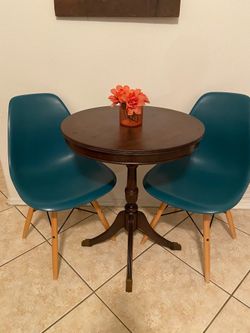 Table and 2 chairs