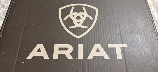ARIAT size 10.5 cowhide square toe boots