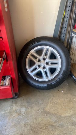 Toyota Alloy Wheel with All-Season Tire