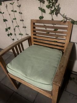 BRAND NEW Hampton Bay Cushion