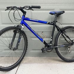 Jamis Mountain Bike (Size M)