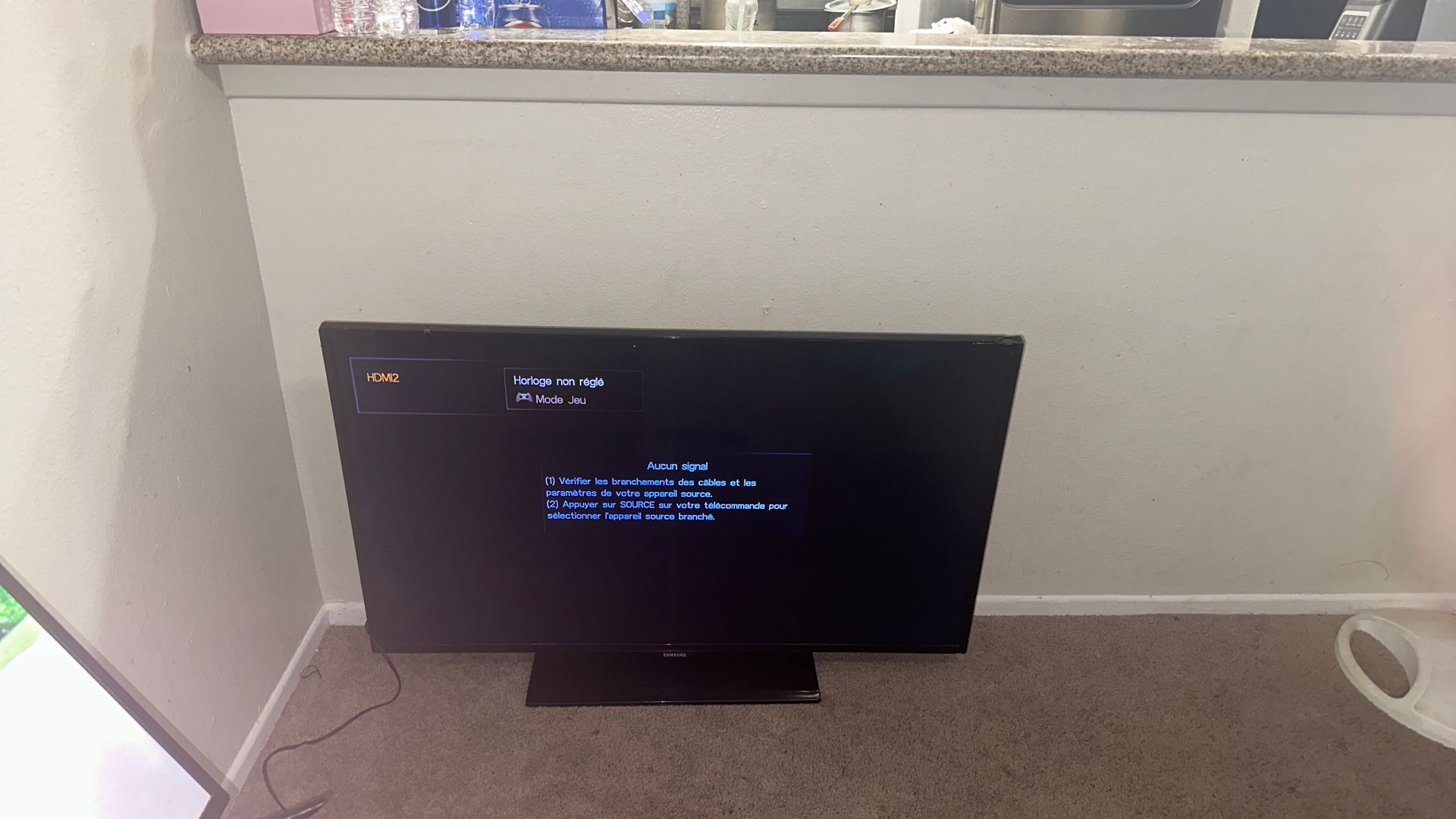 40 Inch Tv Plug In Wire + Remote Missing All Working