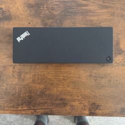 Lenovo Thunderbolt 4 