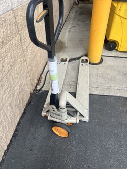 Pallet jack