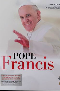 New Shrink Wrapped Biography Of Pope Francis CHECK OUT MY OTHER GREAT LISTINGS 👍