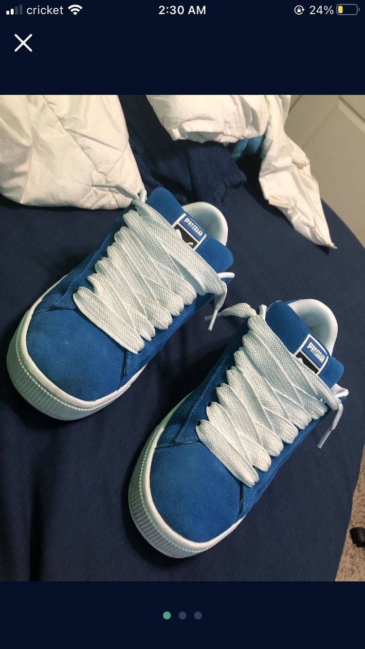 BLUE PUMAS SIZE 11