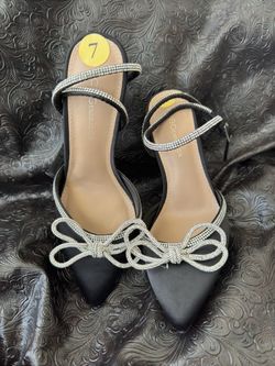 BCBGeneration Bows Black Satin Rhinestones Pump Heels Sz 7