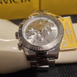 MEN'S BRAND NEW BIG FACE LUXURY ALL SILVER TONE 100% AUTHENTIC INVICTA CHRONOGRAPH WATCH.