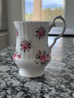 Vintage Royal Windsor Fine Bone China Mug – Pink Roses, Made in England
