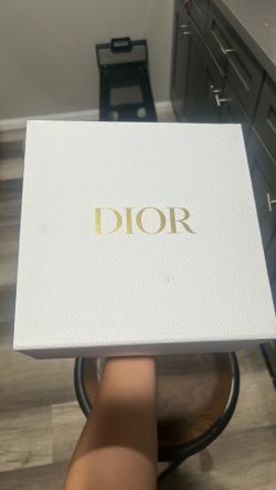 Dior box