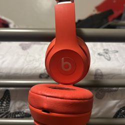Beats headphones (red) 