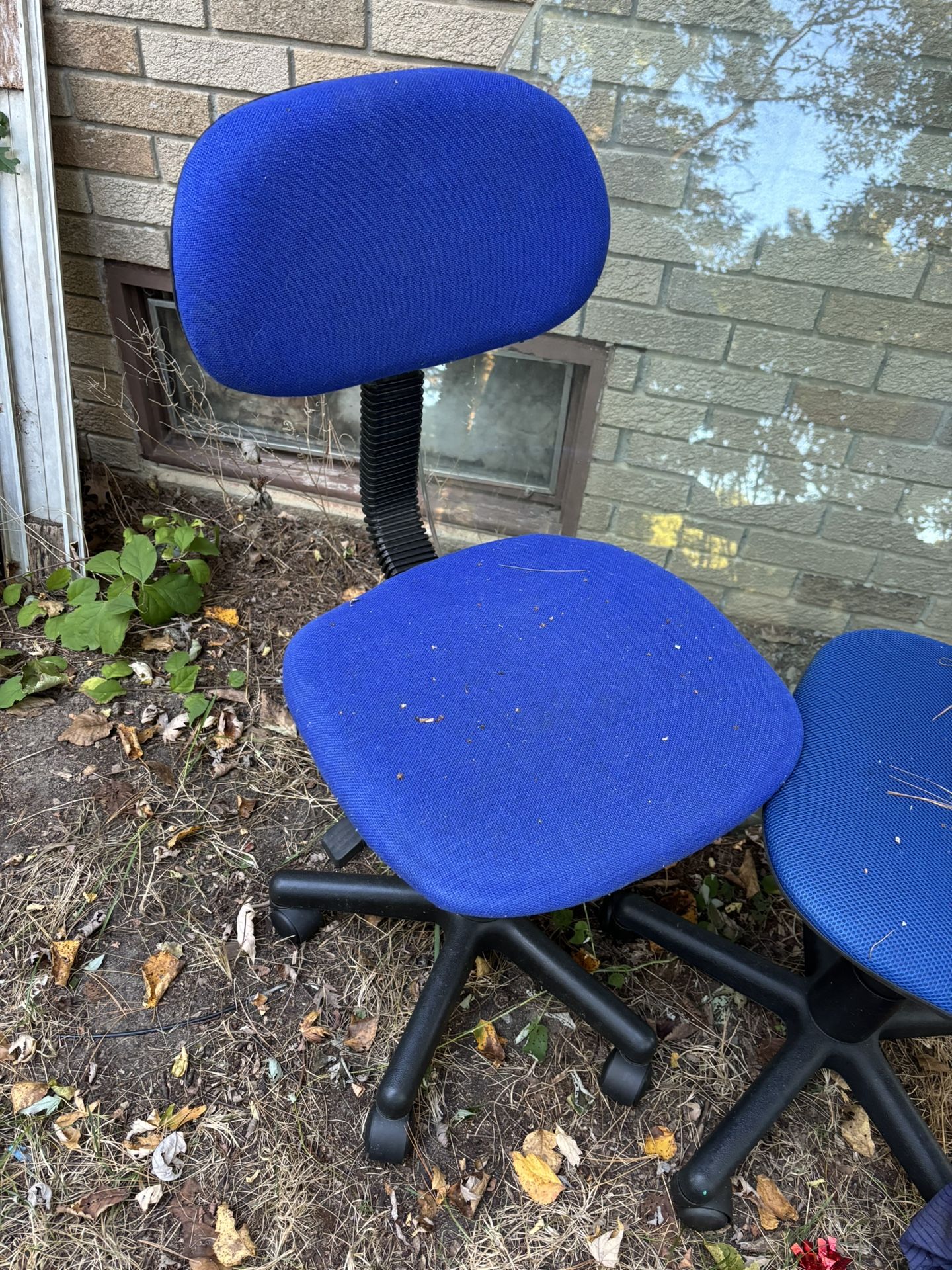Desk Chairs 5$ Each Holly Area