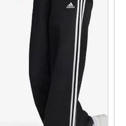 Adidas 3 stripe classic fit women’s sweatpants Large
