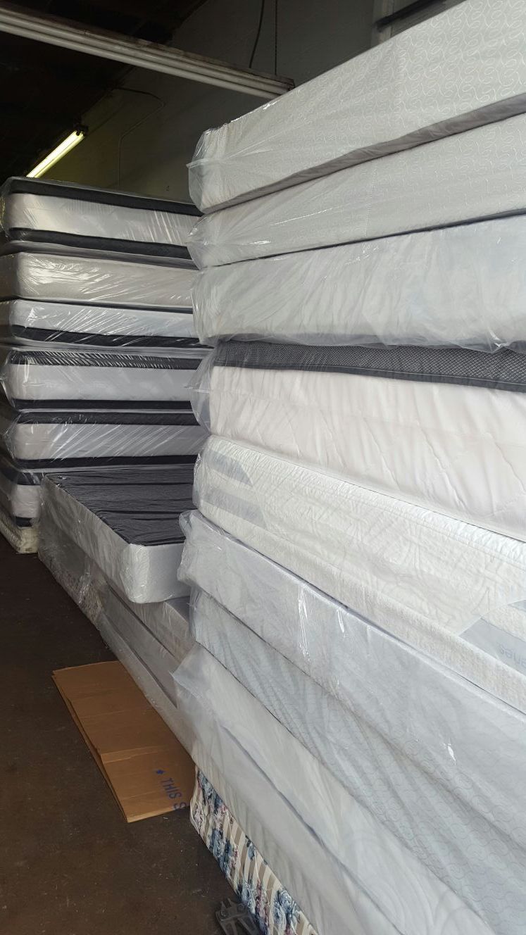 Venta de camas mattreses and box spring