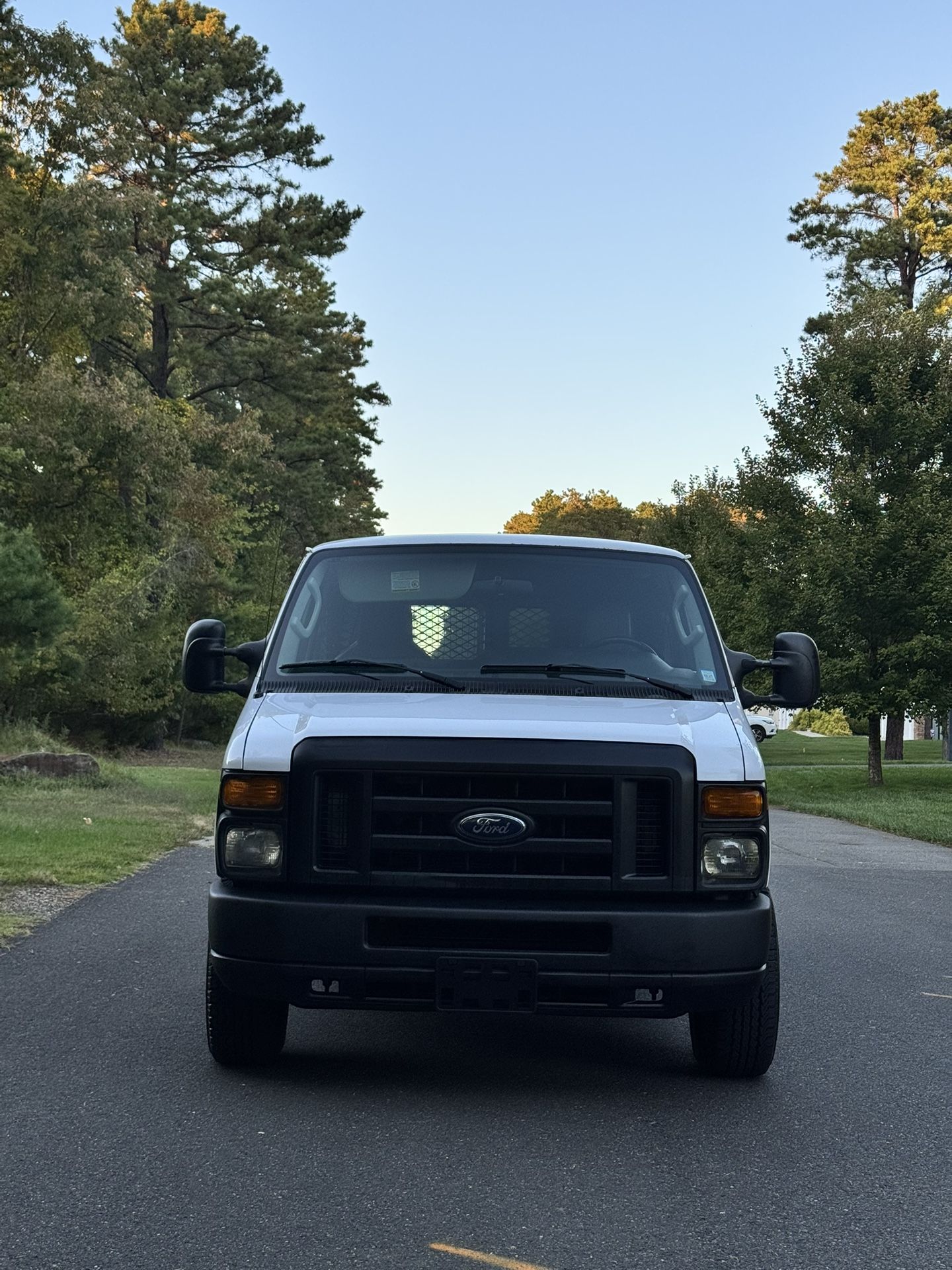 2009 FORD E-250 CARGO VAN !!!