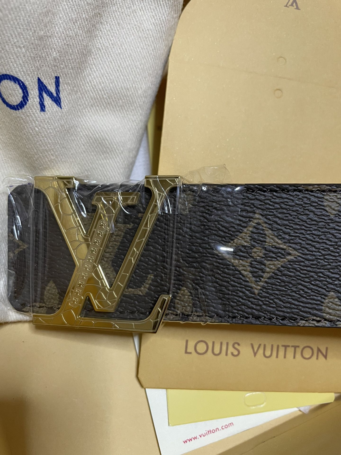 White Checked LV Belt for Sale in Holbrook, NY - OfferUp
