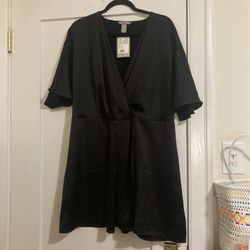 Black Silk Like Wrap dress XL