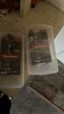 Set Of Two Kwikset Door Handles With Key 