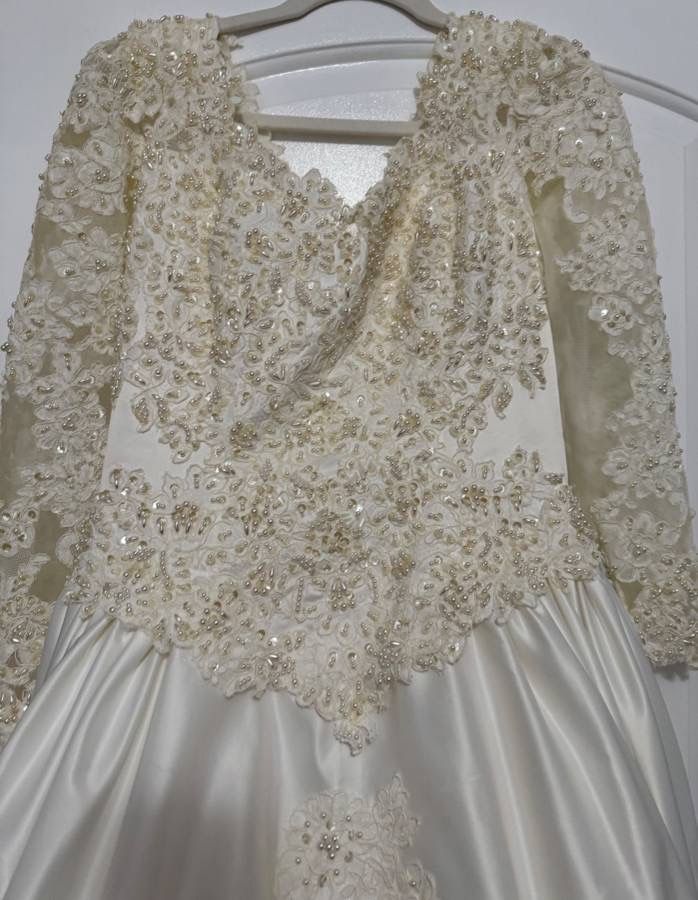 Custom Designed Beaded Ivory Alfred Angelo Wedding Dress Size 14-Retail Over 2k