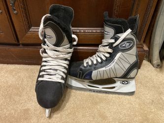 Size 4 Easton Ice Hockey Skates