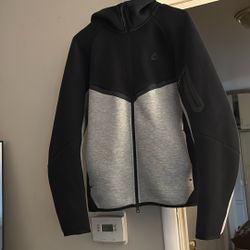 Black/Grey Nike Tech