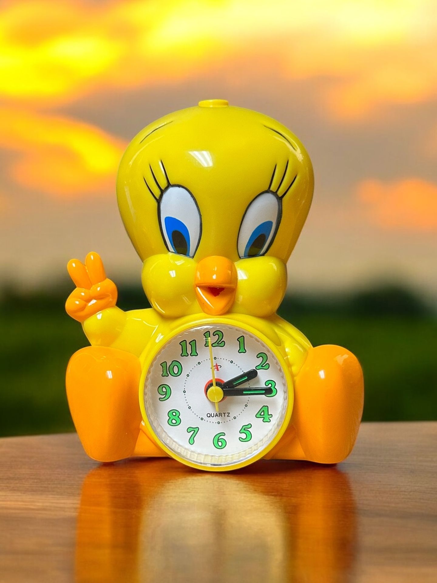 90’s Tweety Bird Quartz Talking Alarm Clock Tested & Works
