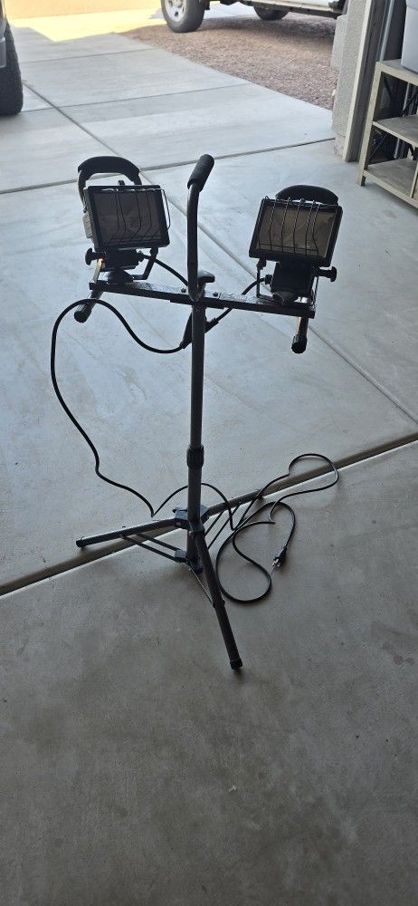 500 Watt Work Lights With Collapsable Stand