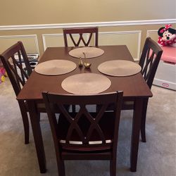 Dinette table With Chairs 