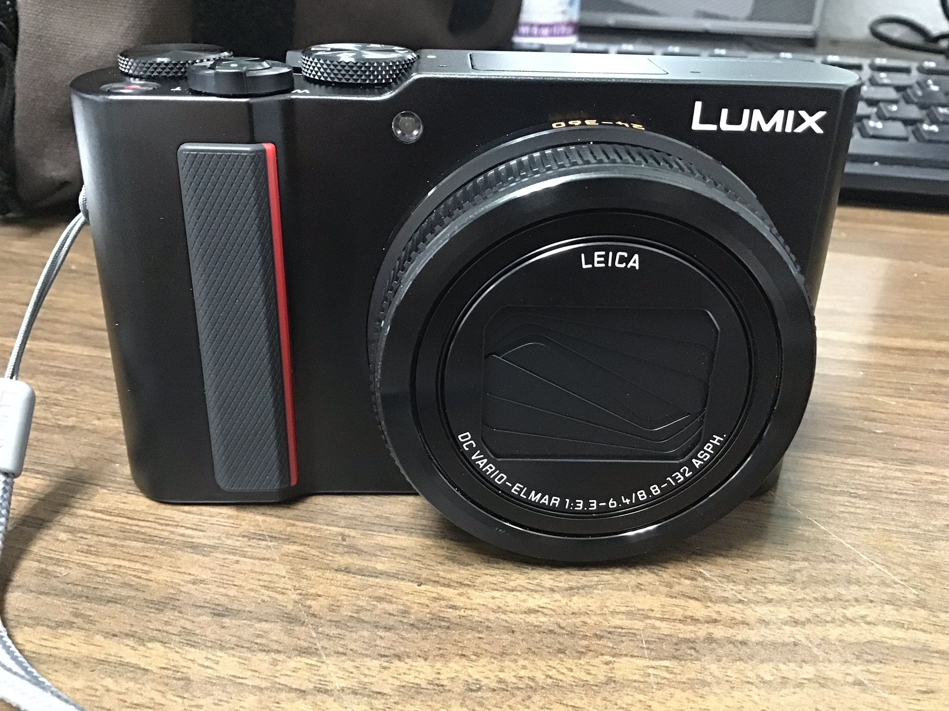 Panasonic Lumix DC-ZS200 Camera