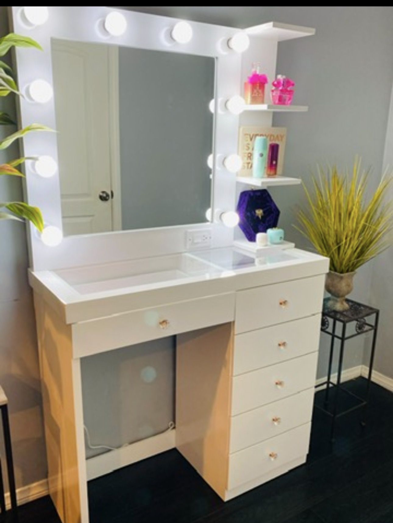 Vanity makeup desk drawers mirror
