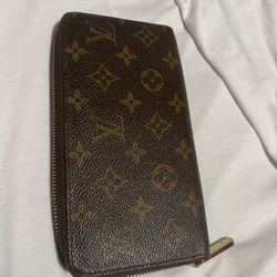 Louis Vuitton Zippy Wallet