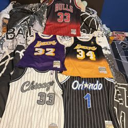 Lakers/Bulls Jerseys Mitchell & Ness (Youth Large 14/16)