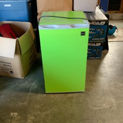 RCA Mini-Fridge 