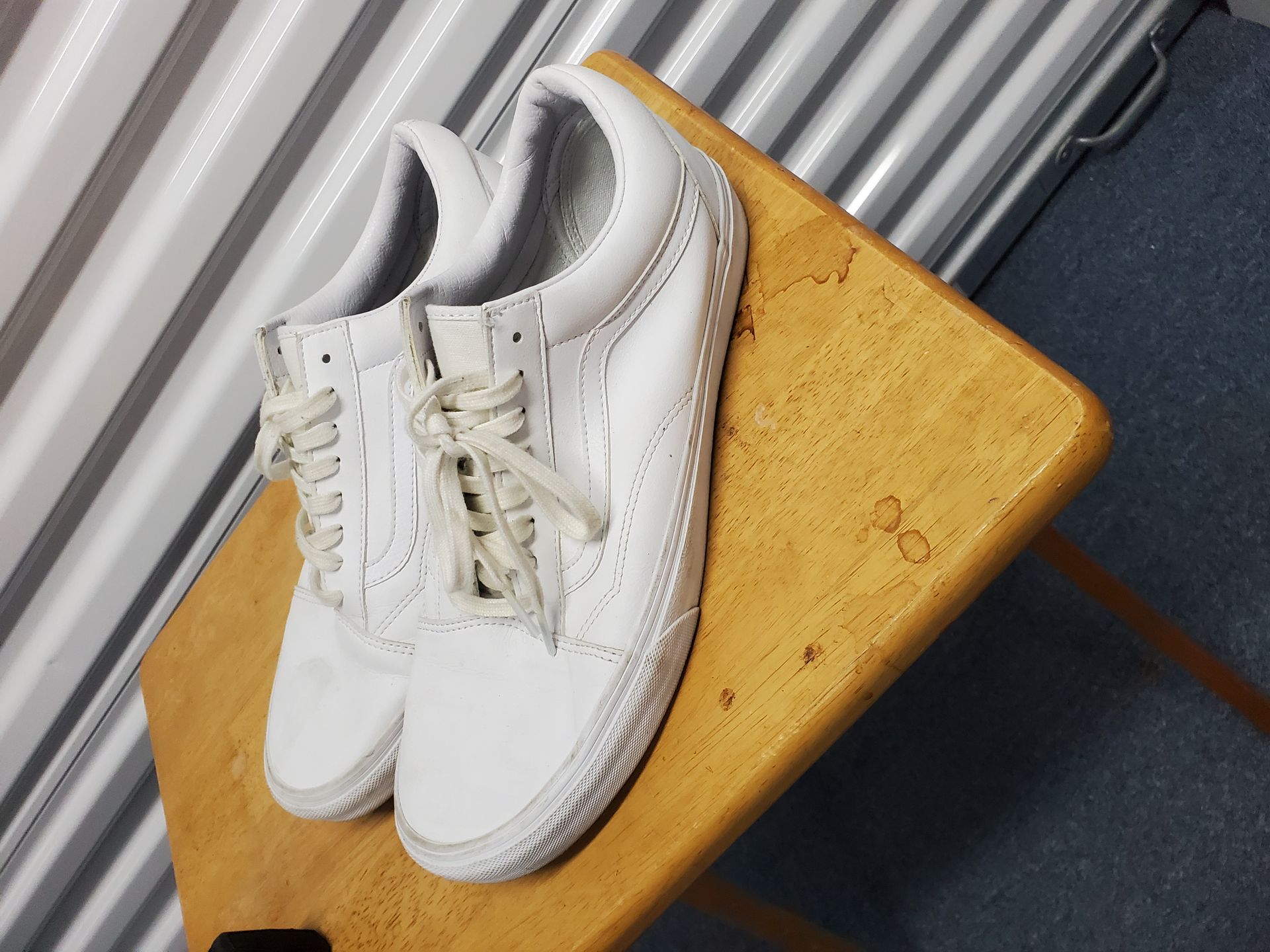 Vans men's size 12 white leather shoes