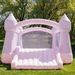 Pink bounce house Size: 16ft