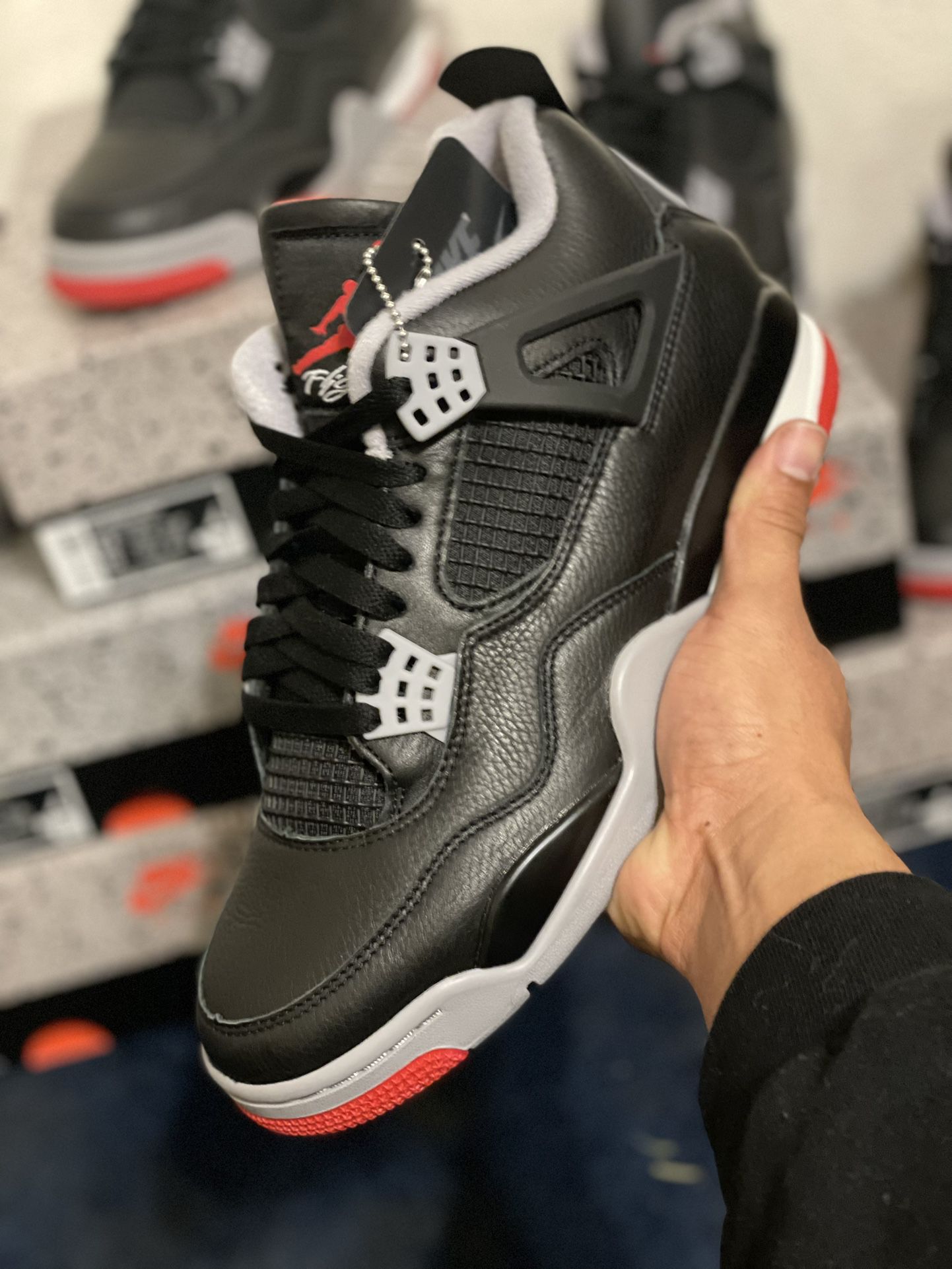 Air Jordan 4 Bred Reimagined Size 9 for Sale in Austin, TX - OfferUp