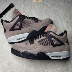 Jordan 4 Taupe Haze SIZE 12
