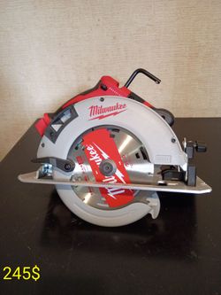 Milwaukee M18 FUEL 7-1/4 in. cordless brushless rear handle circular saw