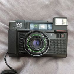 Retro 80s Film Camera- TESTED/WORKING