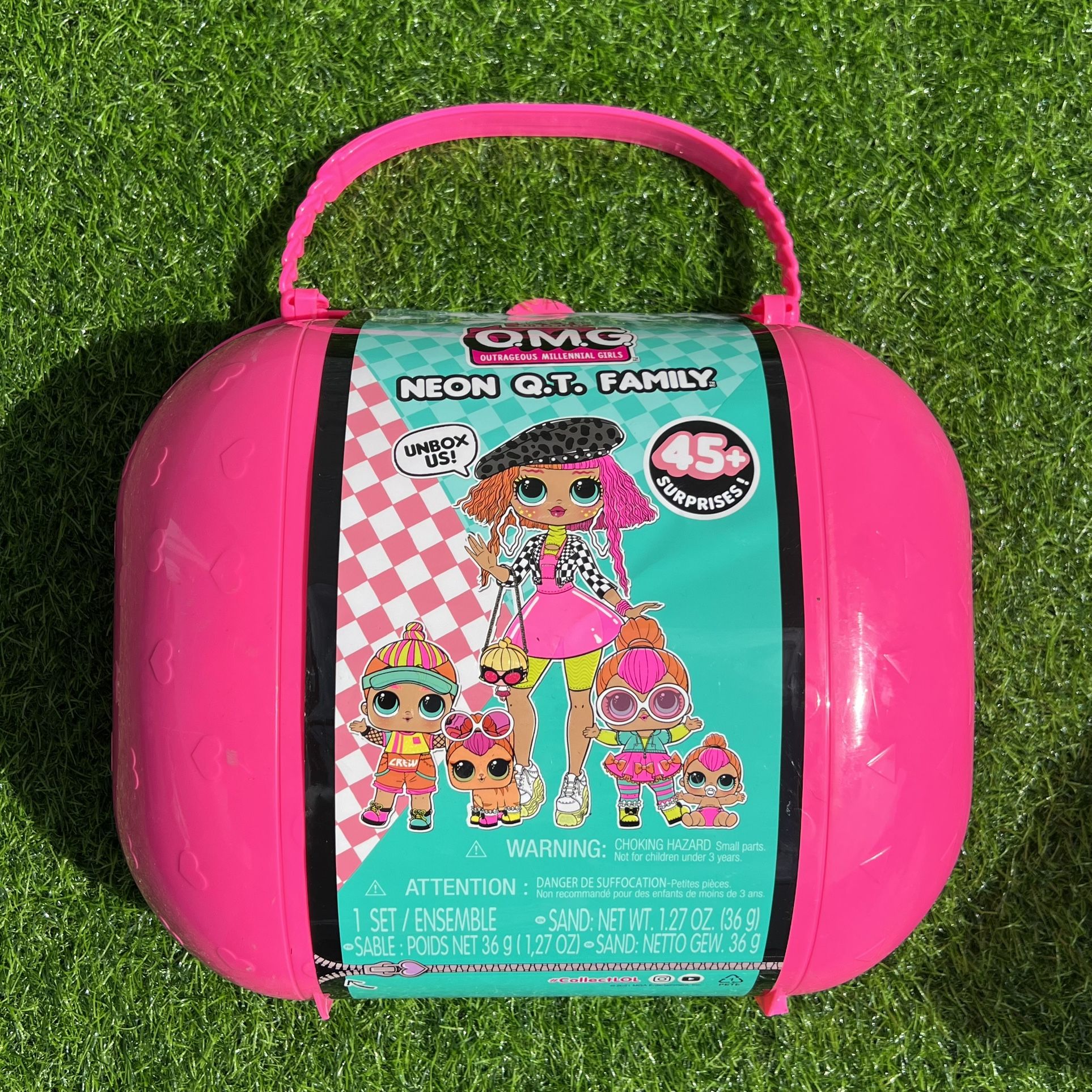 LOL Surprise OMG Neon QT Family Pack Dolls & Pet w/ 45+ Surprise, Brand new