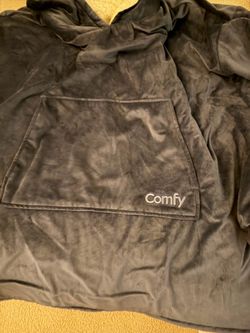 The Comfy wearable blanket