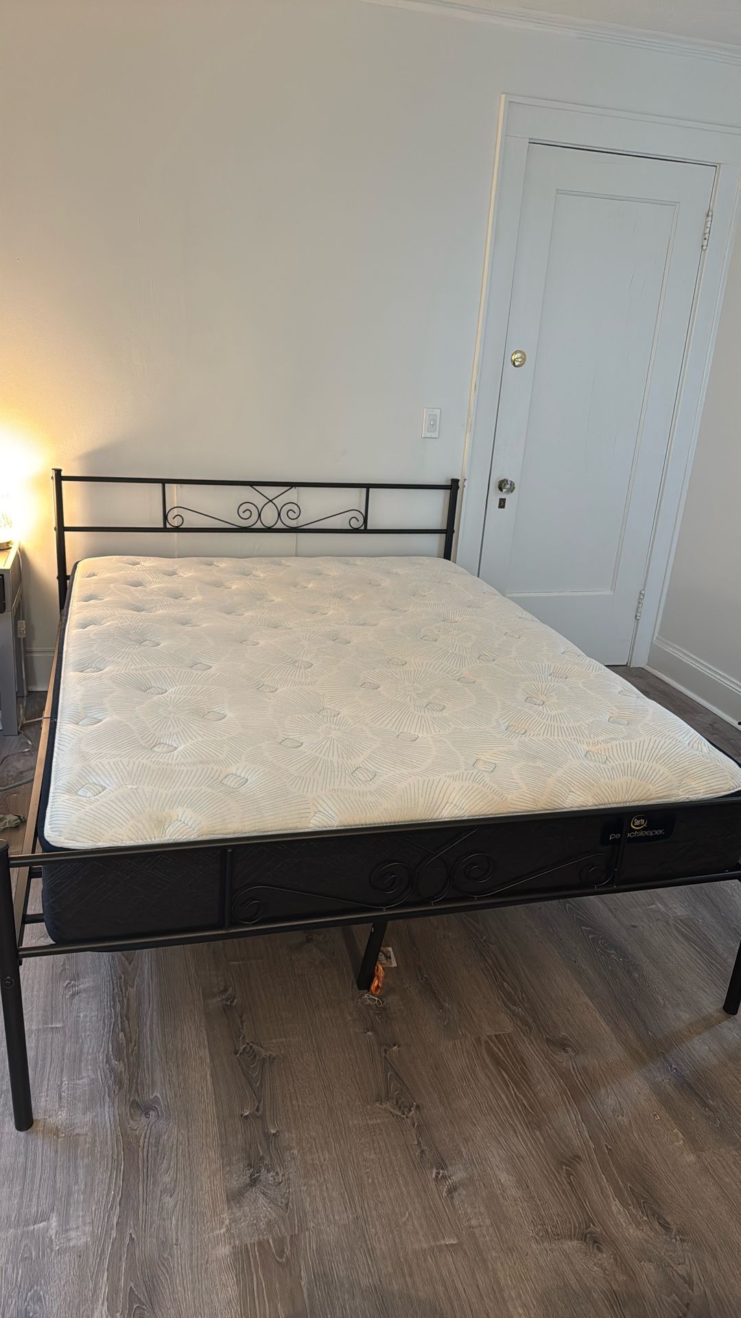 Serta Perfect Sleeper Queen Size Mattress