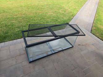 100 Gallon Fish Tank