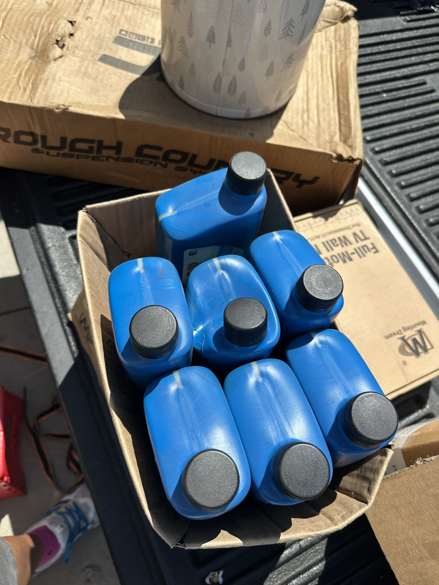 Oil 10w 30 Oil 7 Bottles New Oil Chevron Supreme Motor Oil 10W-30, 1 Quart