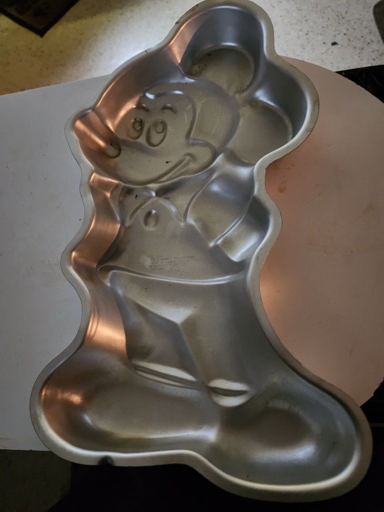 Vintage Wilton 1978 Mickey Mouse Cake Pan (contact info removed) Aluminum