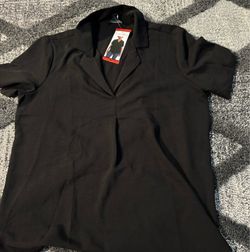 New Women’s Dress Shirt Medium