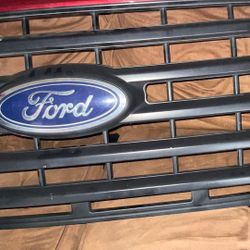 2015-2017 Fordf150 Pickup Truck Front Center Grilled