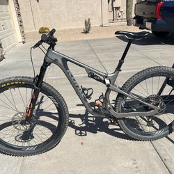 Medium Carbon 120/120 Kona Hei hei mountain bike
