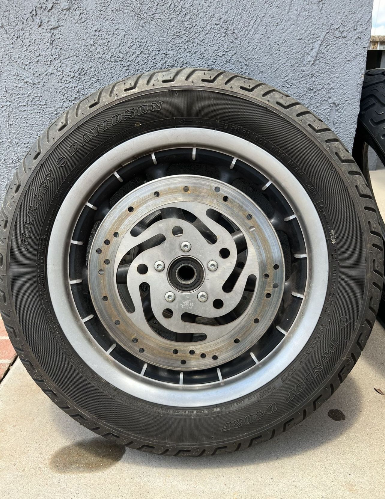 Dunlop D402F MT90 B16 Front Harley Davidson Tire 