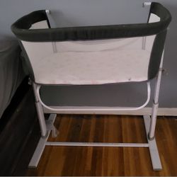 Baby BASSINET/CRIB